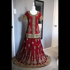 BRAND NEW! Never worn! Pakistani bridal outfit - nikkah outfit